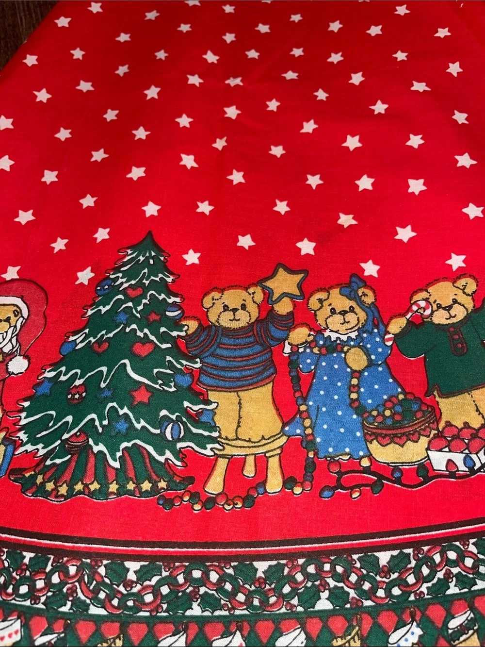 Lucy Rigg-1987 Teddy Christmas 60 inch tablecloth round